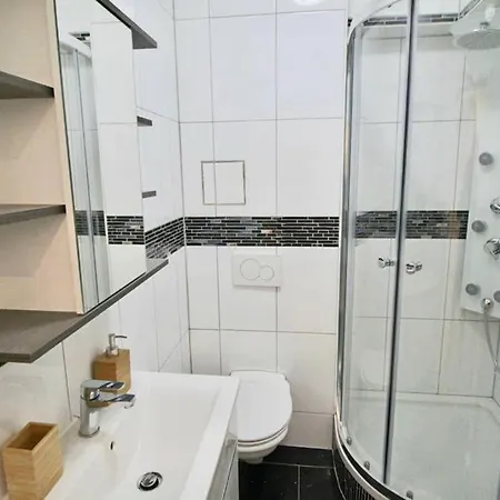 Daire Fantastische Moderne Und Zentrale Mit Balkon